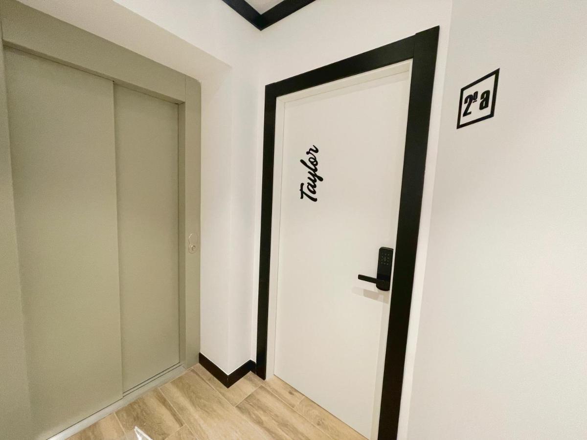 Apartamentos MK77 León - Lancia Buitenkant foto