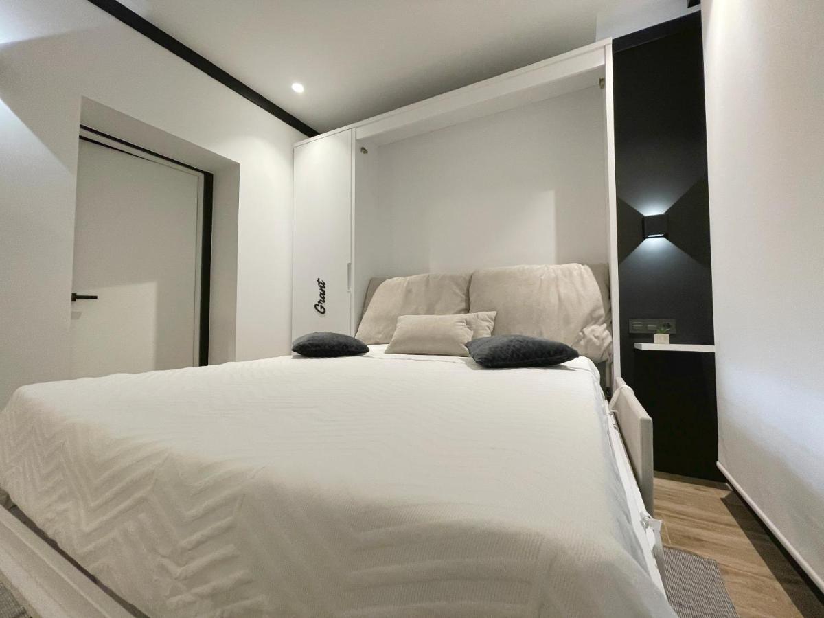 Apartamentos MK77 León - Lancia Buitenkant foto